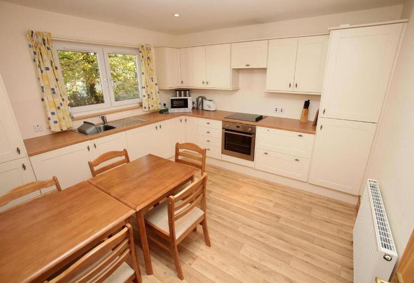 كابينة, Cressfield Country House