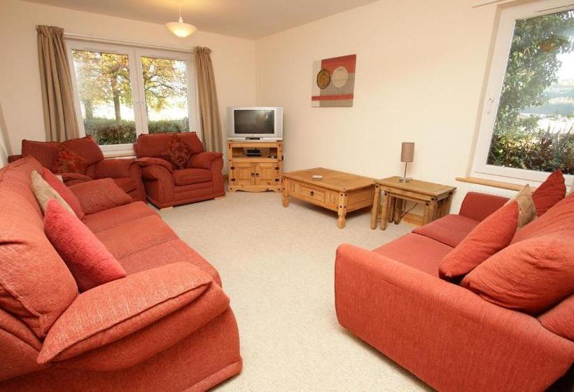 كابينة, Cressfield Country House