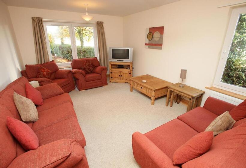 كابينة, Cressfield Country House