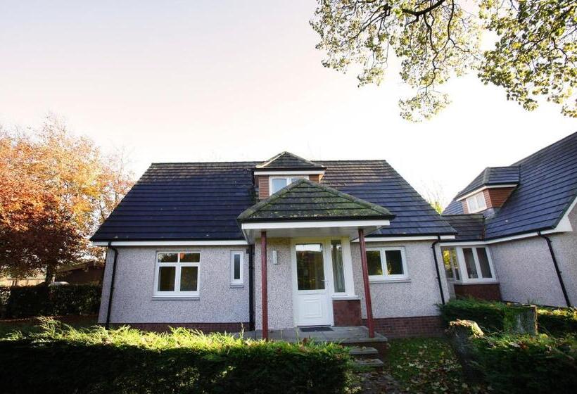 Хижина, Cressfield Country House