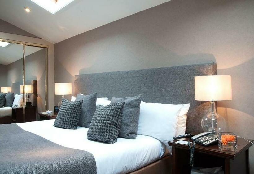 Aile Odası, The Cults