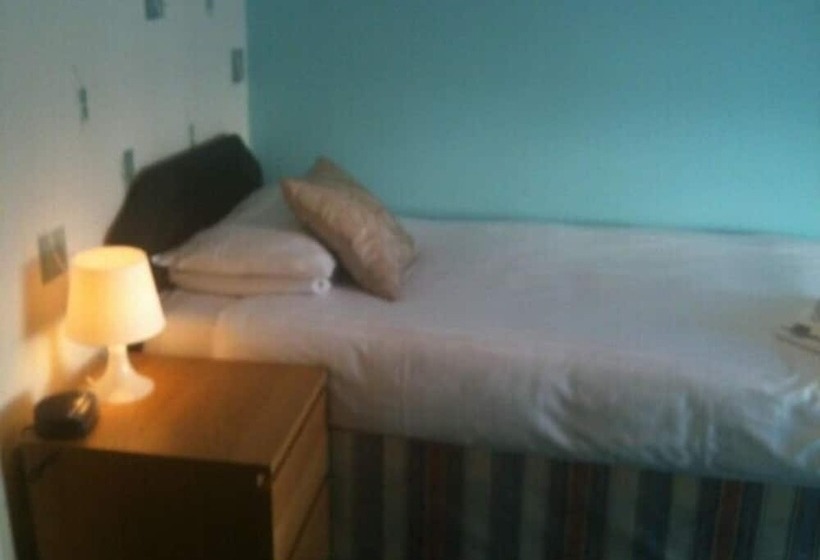 חדר סטנדרט יחיד, Denville