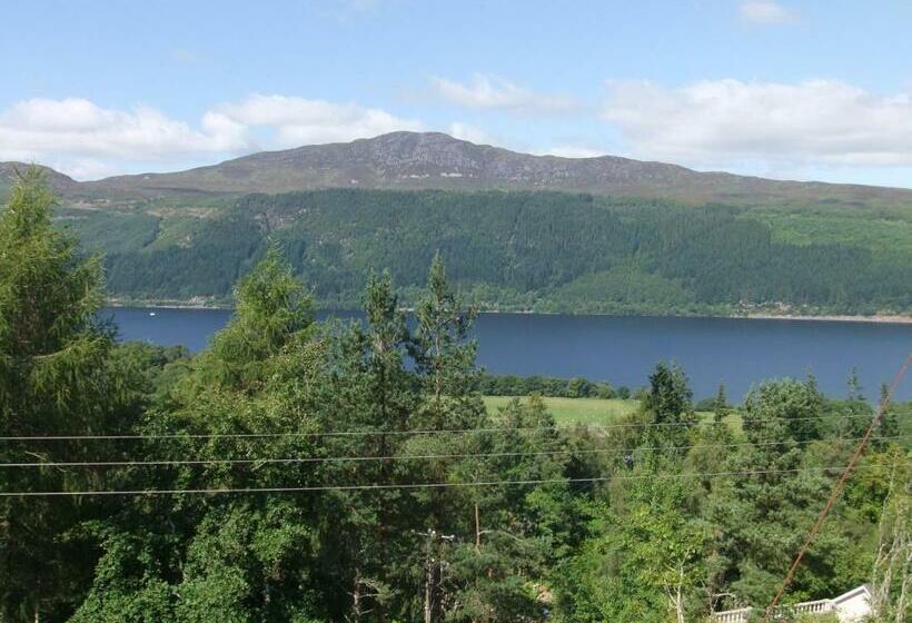 Номер Стандарт Вид на Озеро, Foyers Roost