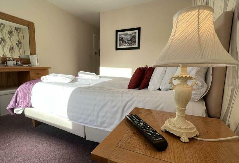 Номер Стандарт, The George