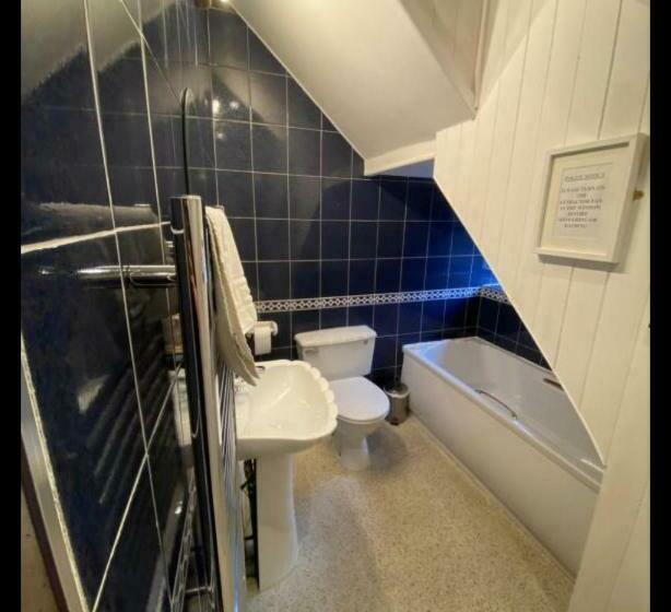 Номер Стандарт, The George