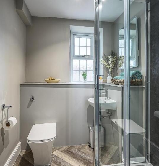 غرفة قياسية فردية, The Howard Arms