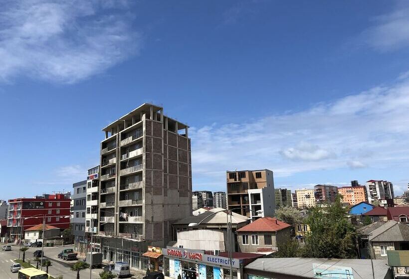 اتاق استاندارد سه نفره, M Palace