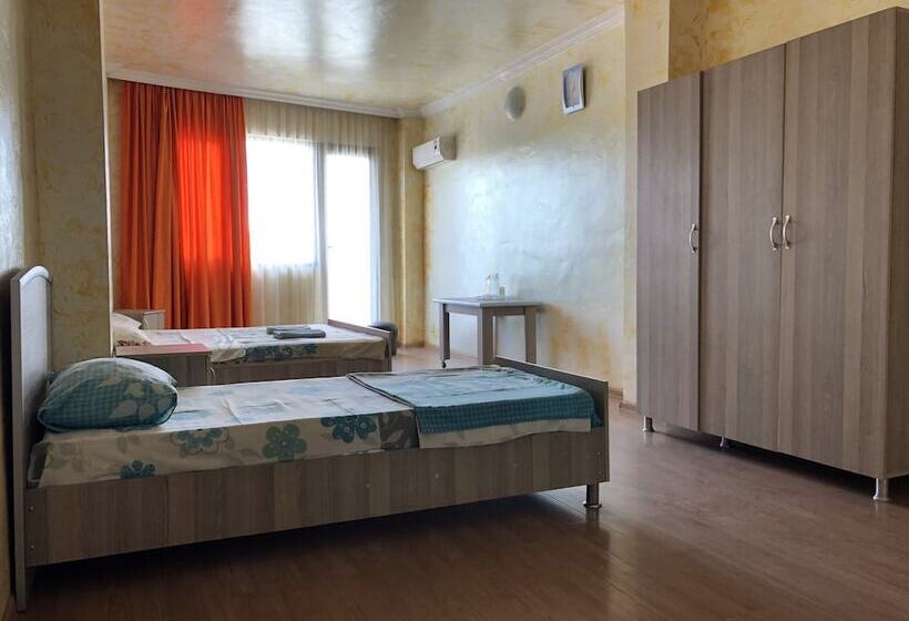 اتاق استاندارد سه نفره, M Palace