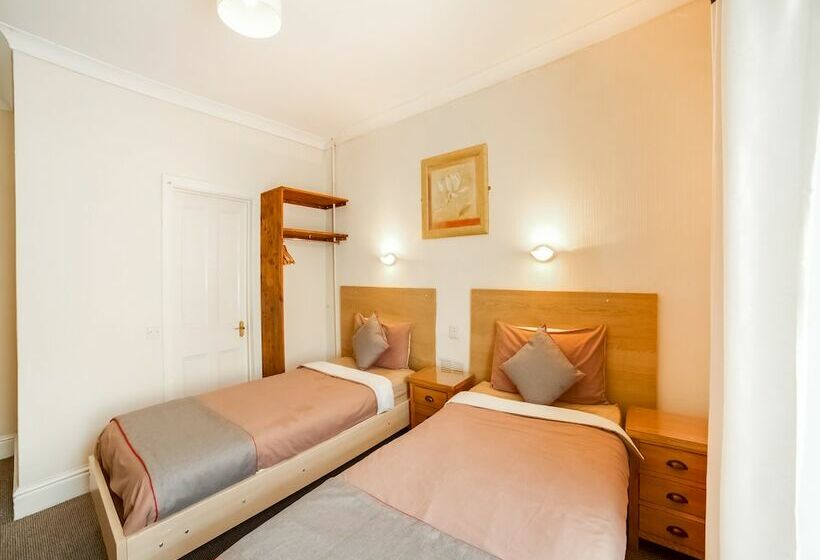 スタンダードルーム, Station Road Inn