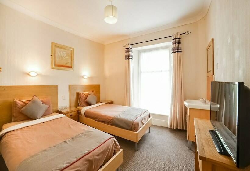 スタンダードルーム, Station Road Inn