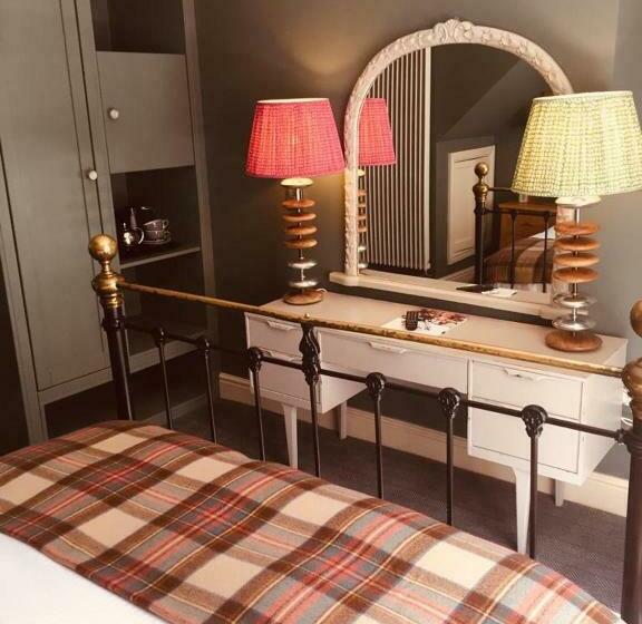 חדר סטנדרט, Plato's