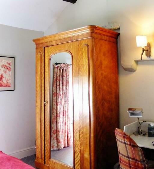 חדר דלוקס, Plato's