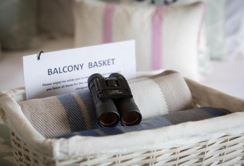 اتاق لوکس با بالکن, Sandy Cove