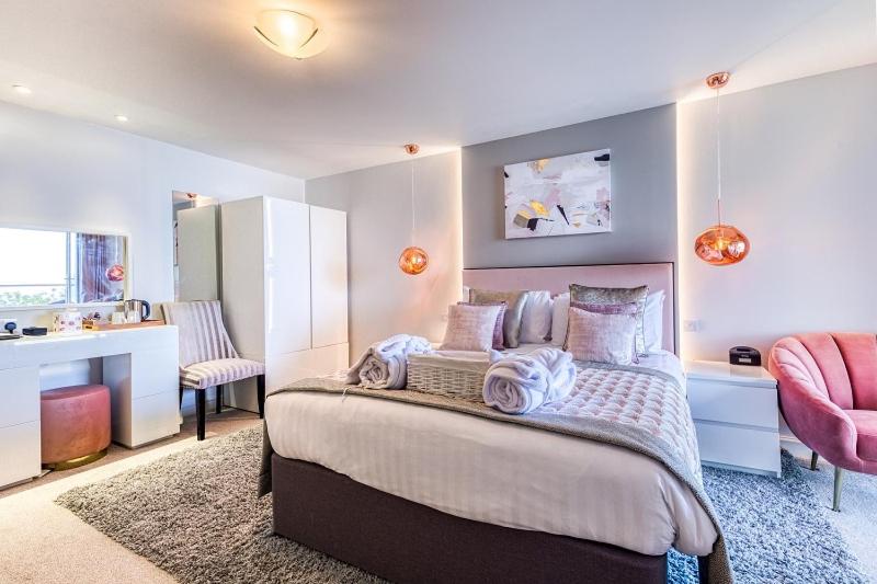 اتاق لوکس با بالکن, Sandy Cove