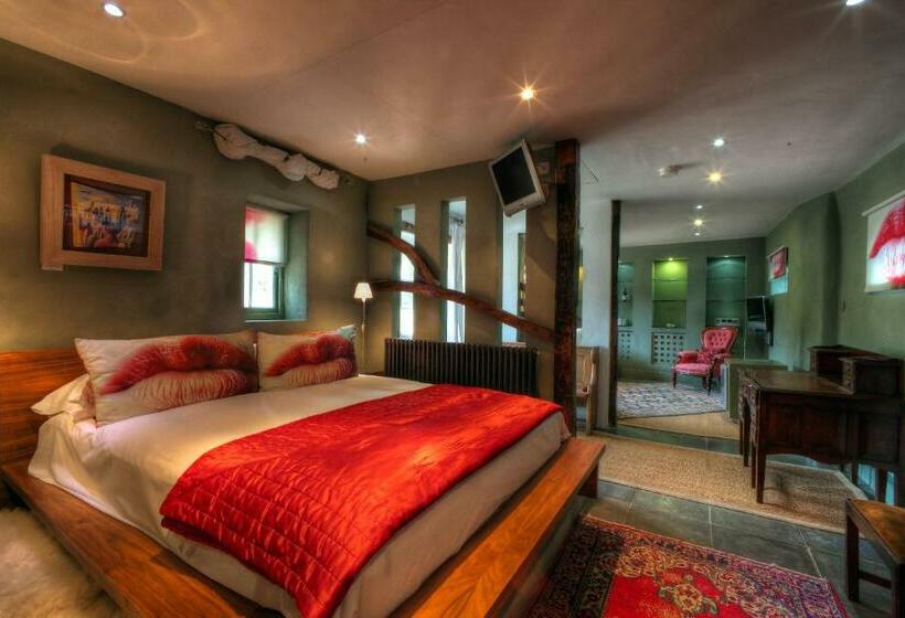 豪华套房, Strattons