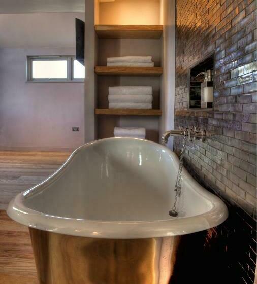 豪华房间, Strattons