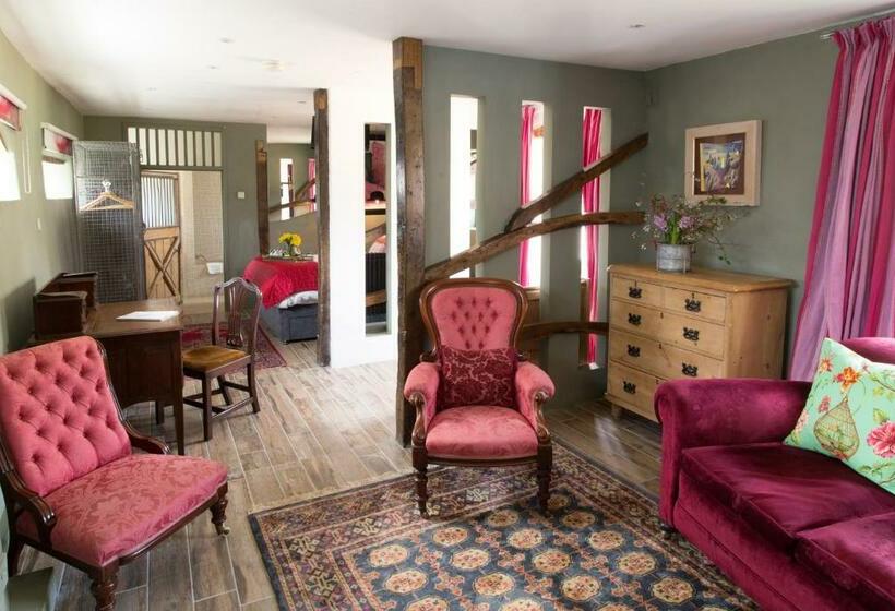 豪华套房, Strattons