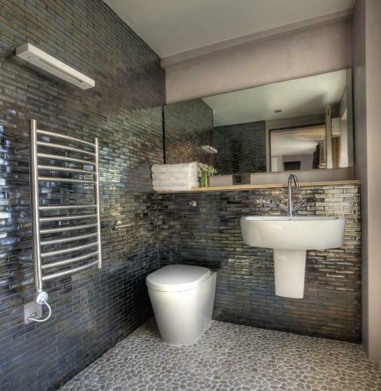 豪华房间, Strattons