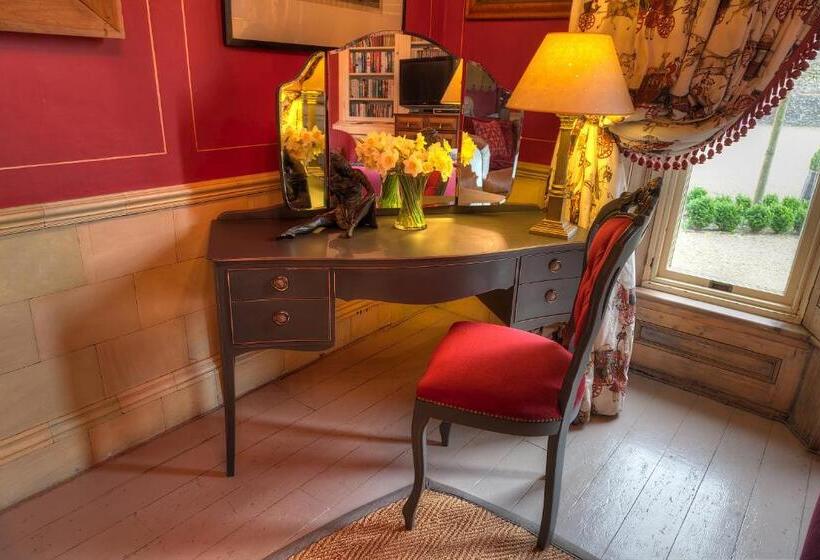 豪华套房, Strattons