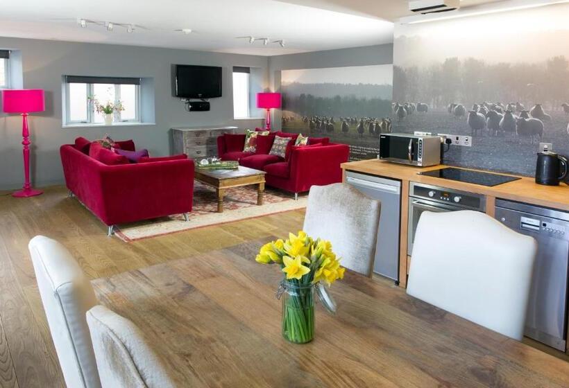 标准工作室, Strattons