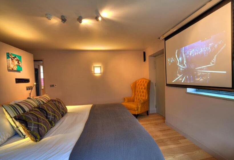 标准工作室, Strattons