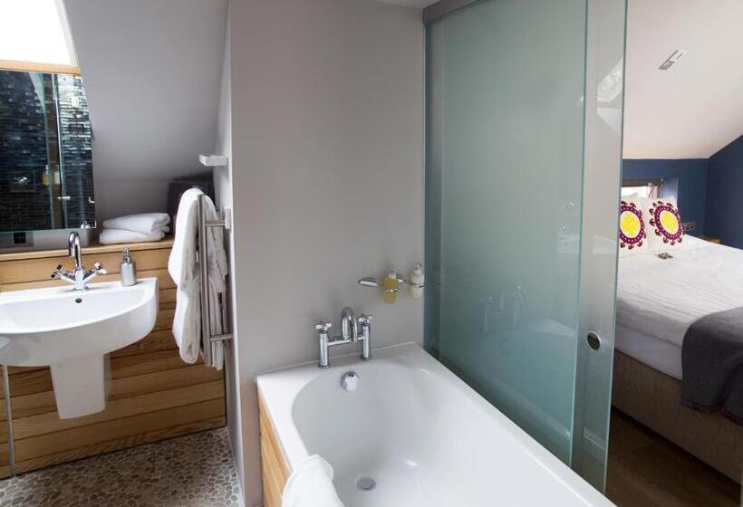 标准工作室, Strattons