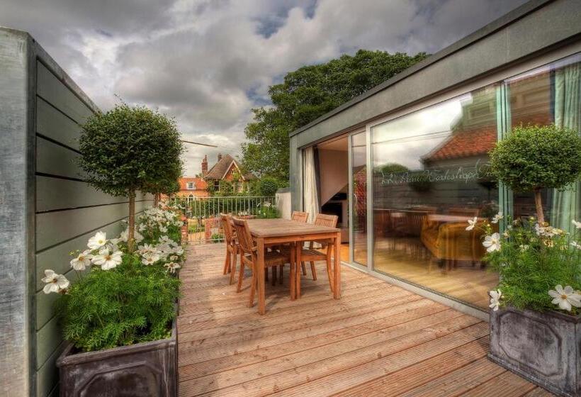 标准工作室, Strattons