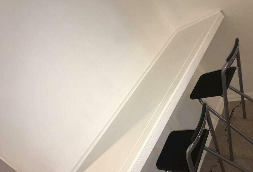 Студия Стандарт, The Hand