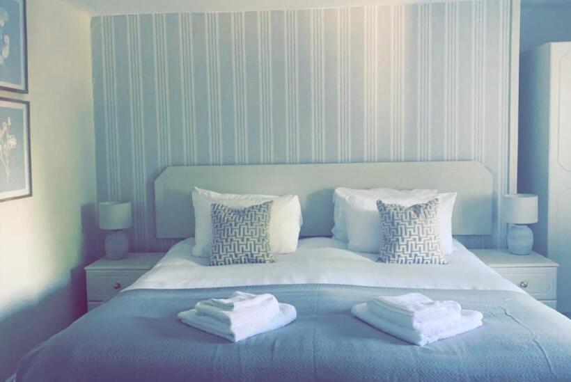 Номер Deluxe Кровать Кинг, The Hand