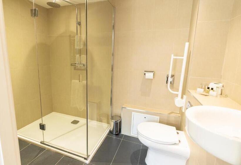 Номер Deluxe Кровать Кинг, The Waterside Hotel And Leisure Club