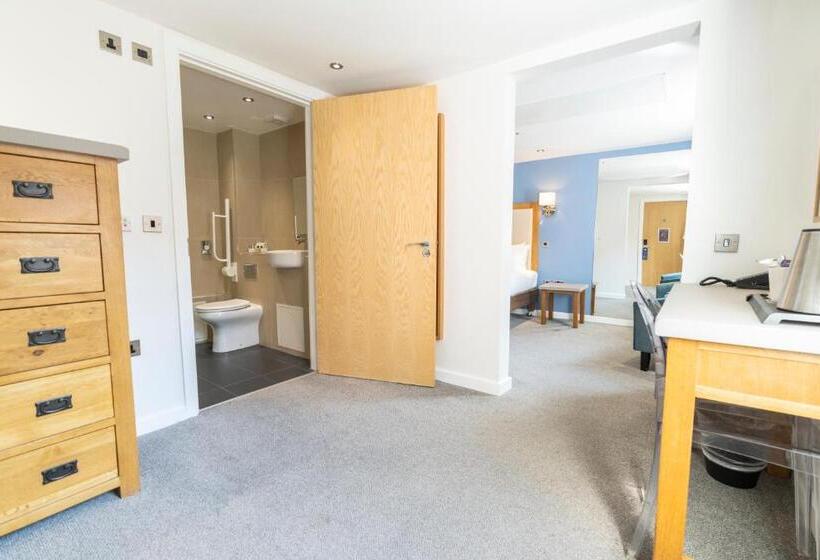 Номер Deluxe Кровать Кинг, The Waterside Hotel And Leisure Club