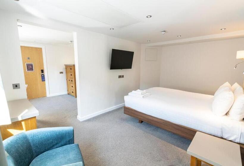 Номер Deluxe Кровать Кинг, The Waterside Hotel And Leisure Club