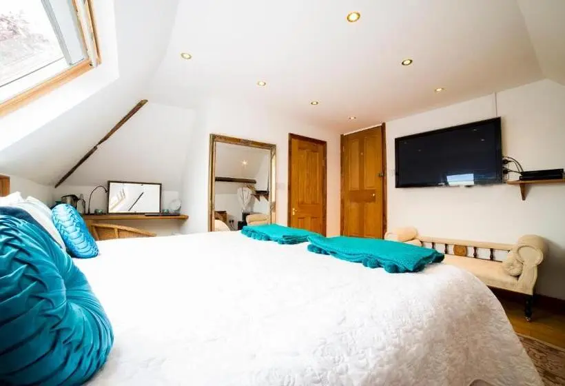 屋根裏部屋風スタンダードルーム, Molland Manor House Bed & Breakfast
