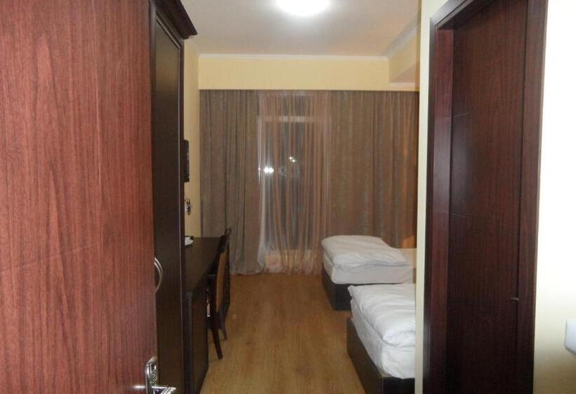 اتاق استاندارد سه نفره, Tskaltubo Hotel Prometheus