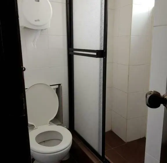 Standard Yhden Hengen Huone Jaettu Kylpyhuone, Hostal Juana De Arco