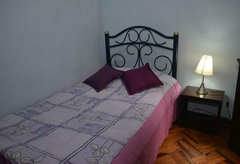 חדר סטנדרד יחיד חדר אמבטיה משותף, Hostal Juana De Arco