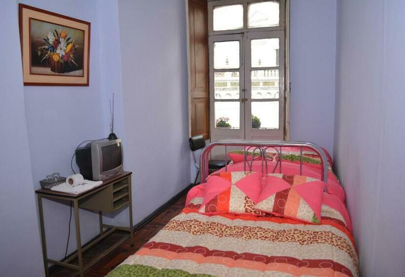 חדר סטנדרט חדר אמבטיה משותף, Hostal Juana De Arco
