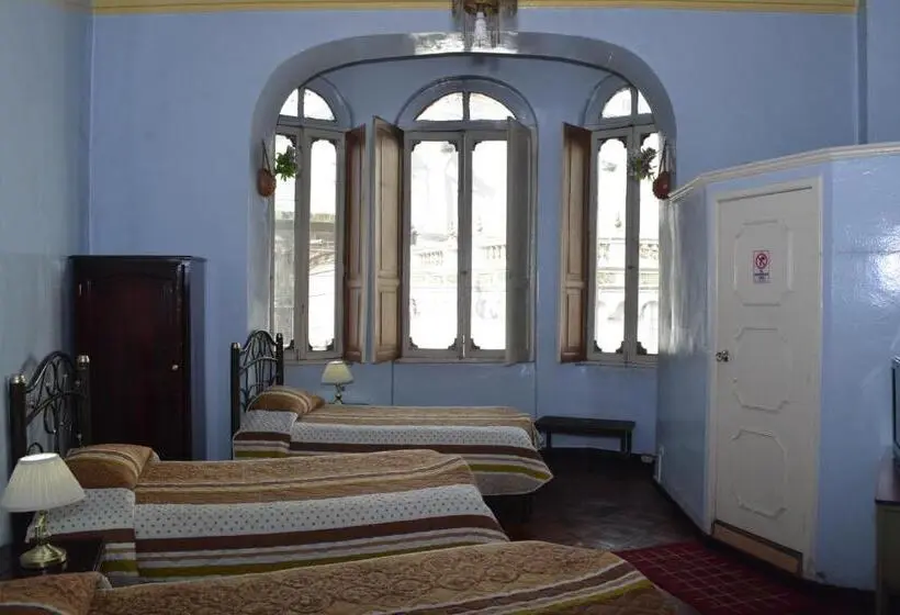 Standard Kolmen Hengen Huone, Hostal Juana De Arco
