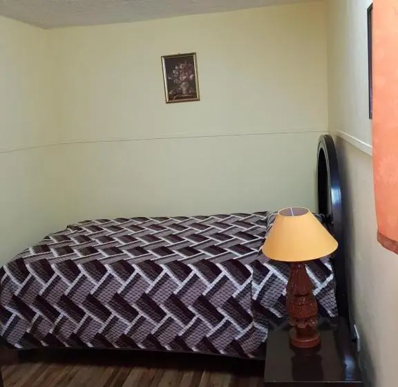 Economy Yhden Hengen Huone, Hostal Juana De Arco