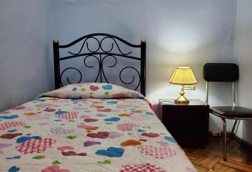 חדר סטנדרד יחיד חדר אמבטיה משותף, Hostal Juana De Arco