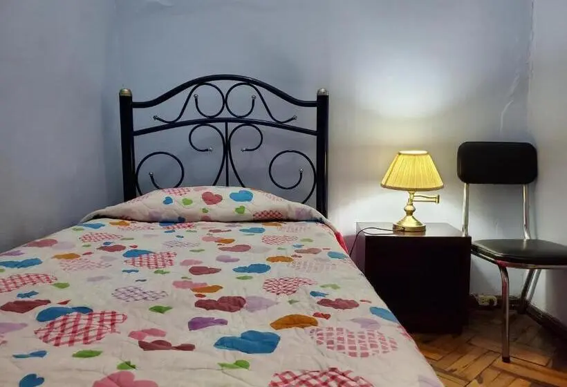 Standard Yhden Hengen Huone Jaettu Kylpyhuone, Hostal Juana De Arco