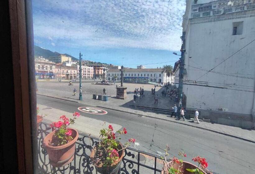 اتاق استاندارد چهار تخته, Hostal Juana De Arco