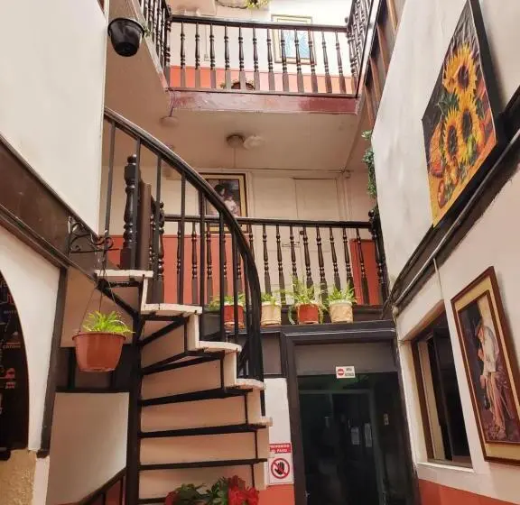 Economy Yhden Hengen Huone, Hostal Juana De Arco