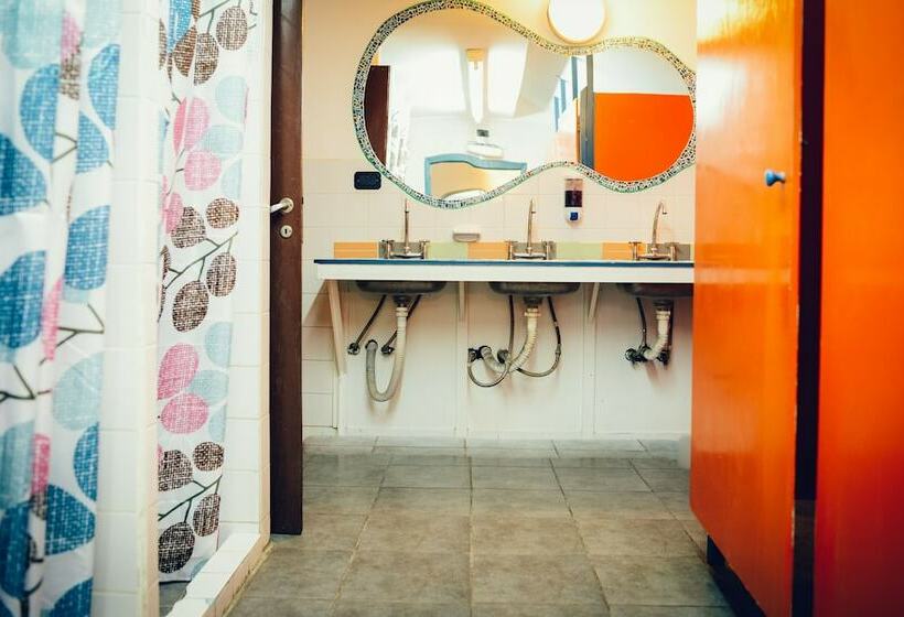 חדר סטנדרט חדר אמבטיה משותף, Hostel Yakush