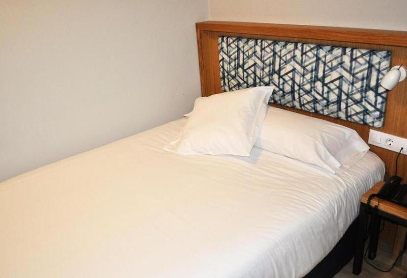 Одноместный Номер с Террасой, Celanova