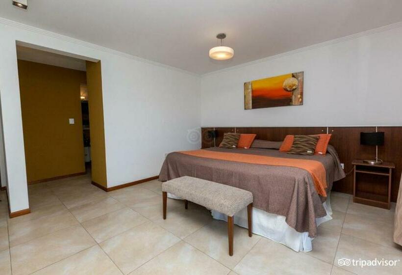 سوییت با چشم‌انداز استخر, Colinas De Nono