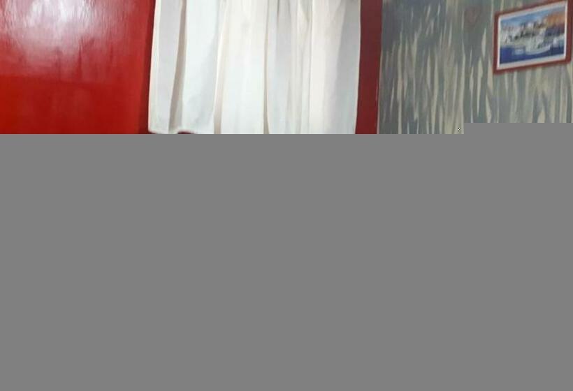 غرفة أساسية ثلاثية, Florencia