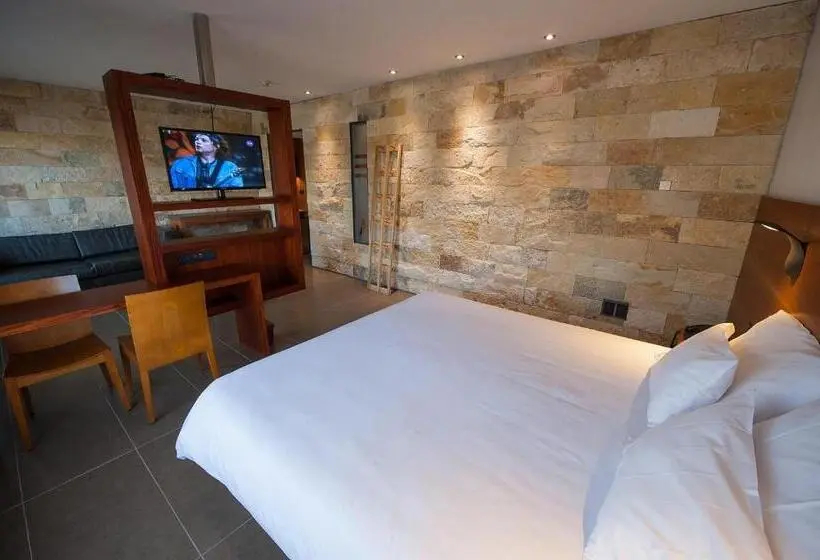 Superior Suite, Ignea