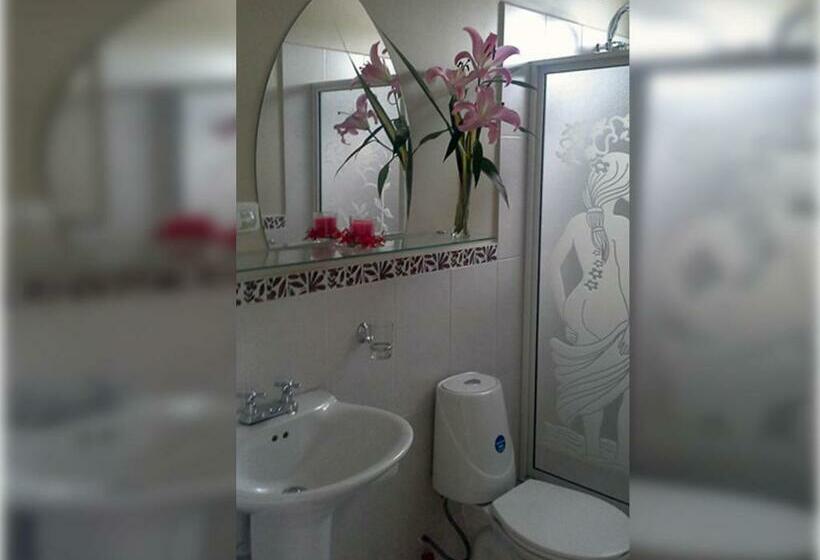 غرفة قياسية, Las Gardenias