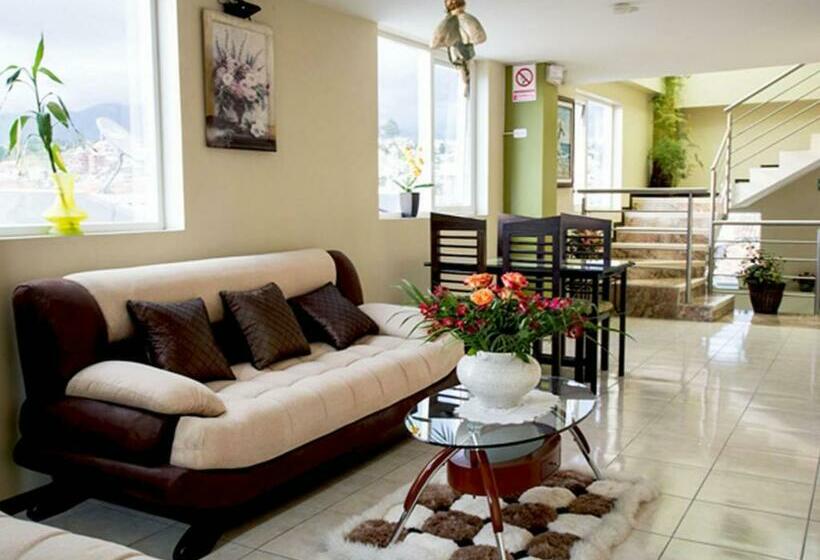 غرفة قياسية, Las Gardenias